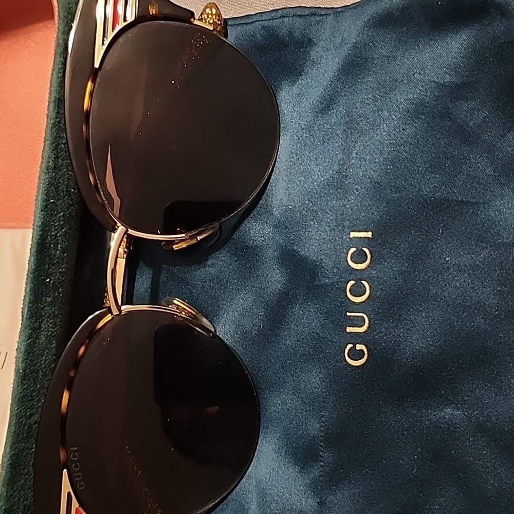 Gucci Sunglasses - Picture 2 of 8
